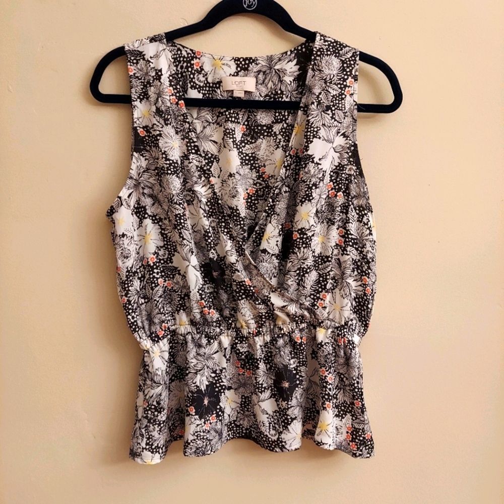 LOFT Sleeveless Floral Front Cross Top sz M